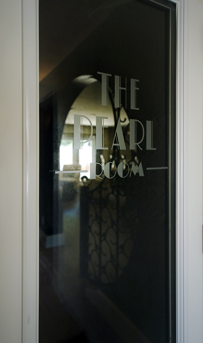 gregs-photos-entrance-to-club-room